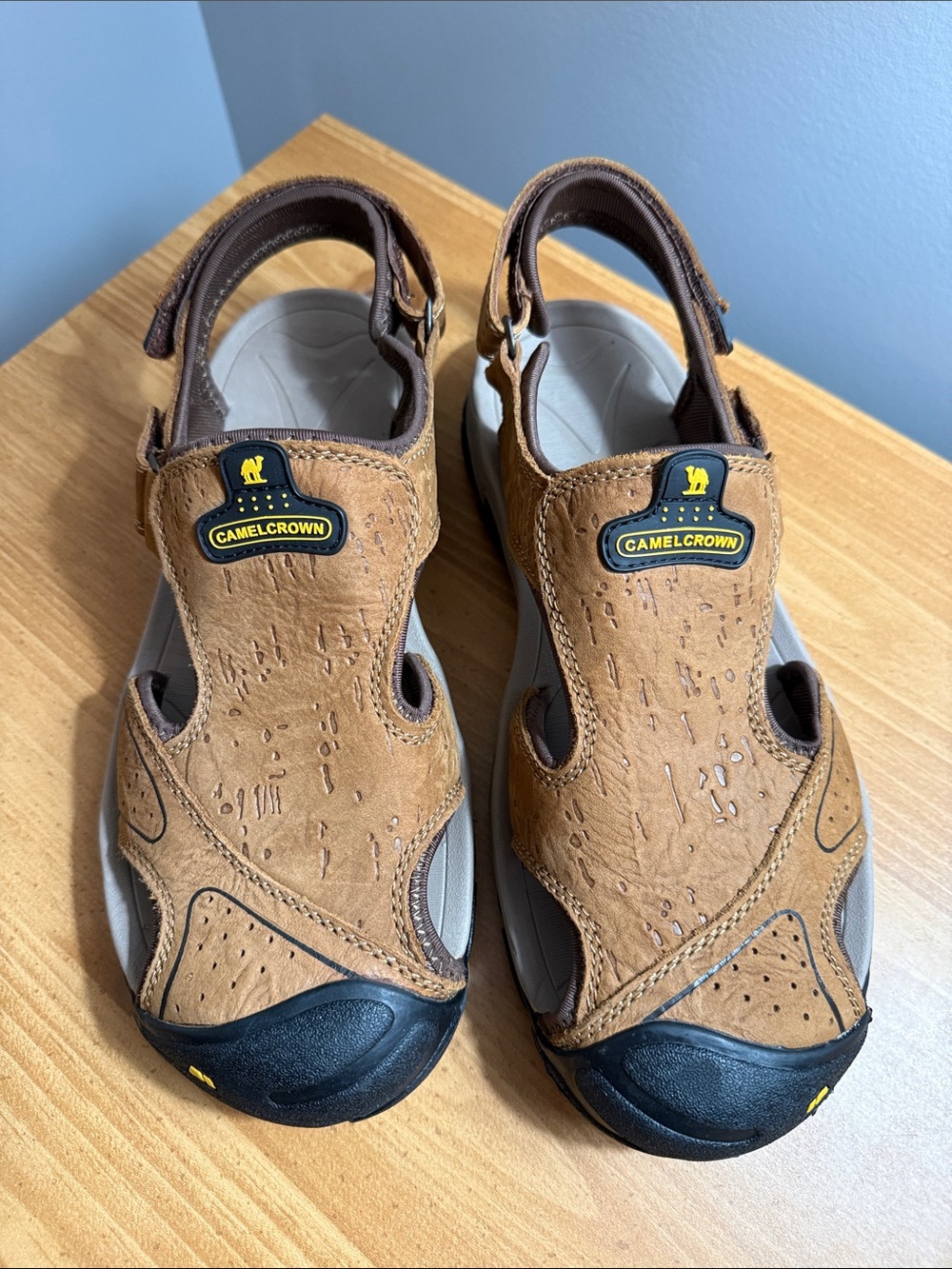 Camel Crown Brown Men’s Walking Sandals